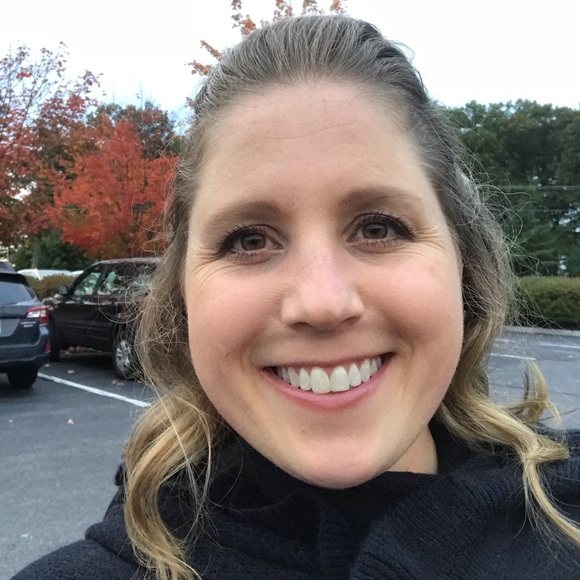 Meet your Posher, Lori - Picture 2 of 2